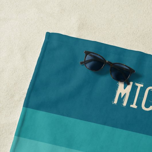 Gepersonaliseerde kleurrijke Retro Stripes - jaren Strandlaken (In situ)