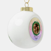 Gepersonaliseerde kleurrijke vrolijke kerst keramische bal ornament (Links)