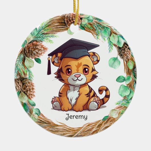 Gepersonaliseerde kleuterschool Afstuderen Tiger C Keramisch Ornament (Voorkant)
