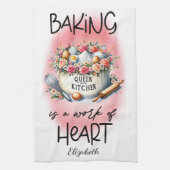 Gepersonaliseerde Koningin van de Keuken Roze Bloe Theedoek (Verticaal)