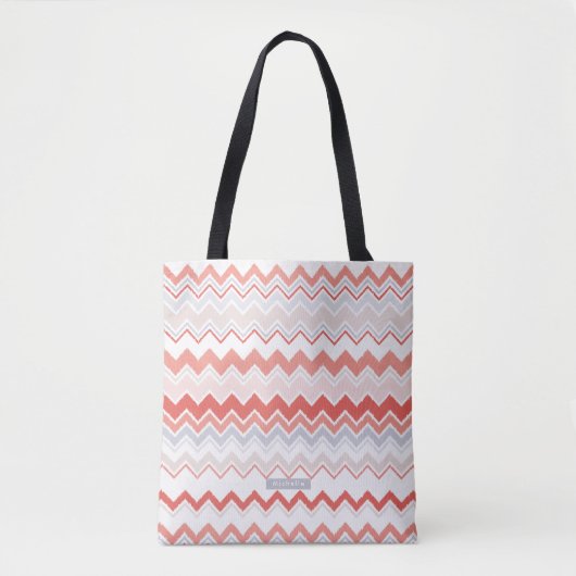 Gepersonaliseerde koraal Ikat Chevron Patroon Brui Tote Bag (Voorkant)