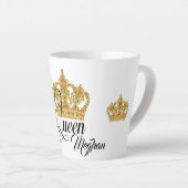 Gepersonaliseerde Kroonkoningin Latte Mok (Rechterhoek)