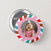 Gepersonaliseerde leeftijd, naam en foto verjaarda ronde button 5,7 cm (Voorkant /achterkant)