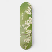Gepersonaliseerde Lente Groene Witte Bloemen Bloei Persoonlijk Skateboard (Voorkant)