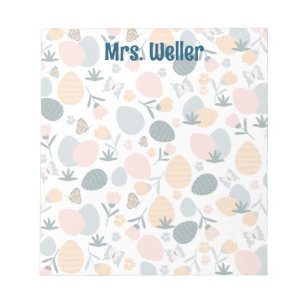 Gepersonaliseerde lente met eieren, vlinders, bloe notitieblok