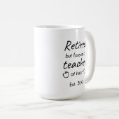 Gepersonaliseerde leraar pensioen modern minimalis koffiemok (Voorkant rechts)