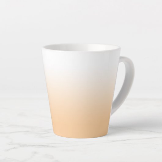 Gepersonaliseerde lichte Peach Ombre Latte Mok (Rechterhoek)
