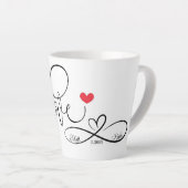 Gepersonaliseerde liefde en oneindig hart latte mok (Rechterhoek)