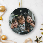 Gepersonaliseerde liefde U Mimi Foto handgeschreve Keramisch Ornament<br><div class="desc">Vier Mimi met dit gepersonaliseerde "We Love You Mimi" foto-ornament, met prachtige handgeschreven typografie en een gekoesterde familiefoto. Of ze nu Mimi, Nana of een andere speciale naam wordt genoemd, alle tekst kan volledig worden aangepast aan de creëer als een unieke herinnering. Perfect voor de feestdagen, dit ornament is een...</div>