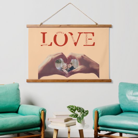 Gepersonaliseerde liefdesafkorting met foto hangend wandkleed (Woonkamer)