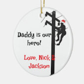 Gepersonaliseerde Lineman "Papa is onze held" Kers Keramisch Ornament (Links)
