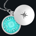 Gepersonaliseerde Locket/Verwerende Monogram Aqua  Zilver Vergulden Ketting<br><div class="desc">Dit Gepersonaliseerde Monogram van het Slot/van de Verwerende in een Aqua flowery Patroon dat in het Zilveren bord wordt ingesloten is zo , zijn verbindend om een klap met de ontvanger te zijn. Maakt een uitstekend cadeau voor een bruidsmeisje, vriend, vriendin, moeder. Pas het gewoon aan met de vereiste brief....</div>