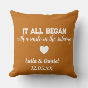 Gepersonaliseerde Love Story Subway Pillow – naam Kussen
