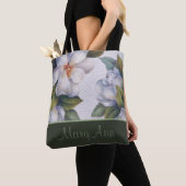 Gepersonaliseerde Magnolia Blooms Sage Green Class Tote Bag (Dichtbij)