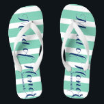 Gepersonaliseerde Maid van de Honor Navy en Mint Teenslippers<br><div class="desc">Navy Blue en Mint Stripes Patroon - Wijzig elke kleur door op Aanpassen te klikken. En zeg alles wat je maar wilt. Maak deze van een soort teenslipper met UW bericht op hen. Wees het praatje over het strand!</div>