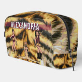 Gepersonaliseerde Majorette Dancer Maroon Tiger #2 Toilettasje (Rechterhoek)
