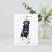 Gepersonaliseerde medische Schattigee Nursing Dog  Feestdagenkaart (Staand voorkant)