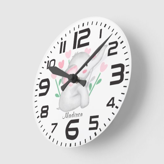 Gepersonaliseerde meisjes harten olifant kinderkam ronde klok (Hoek)