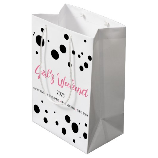 Gepersonaliseerde Meisjes Weekend Pink Dotted Medium Cadeauzakje (Achterkant Gekanteld)