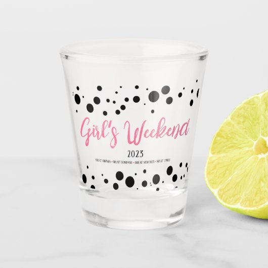 Gepersonaliseerde Meisjes Weekend Pink Dotted Shot Glas (Voorkant)