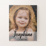 Gepersonaliseerde meisjesfoto Gift Legpuzzel<br><div class="desc">Verras je kleine meisje met haar eigen puzzel. Zie haar opwinding in het samenvoegen van deze puzzel. Pas deze puzzel aan met een speciale foto en haar naam. Lijst het daarna of speel het telkens opnieuw. Pas het teken uit met jouw naam aan. Van mama en papa. Je kunt het...</div>