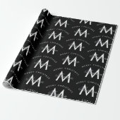 Gepersonaliseerde Merry Christmas Black Monogram Cadeaupapier (Uitgerold)