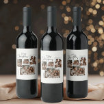 Gepersonaliseerde Merry Christmas Four-Photo Colla Wijn Etiket<br><div class="desc">Verhoog uw vakantiegeschenk of feestdecor met dit gepersonaliseerde Merry Christmas Four-Photo Collage Wine Label. Laat vier gekoesterde foto's zien in een feestelijk collage-ontwerp, aangevuld met een vrolijke kerstgroet en ruimte om te personaliseren met een naam of bericht. Ideaal voor het transformeren van een wijnfles in een betekenisvol geschenk of het...</div>