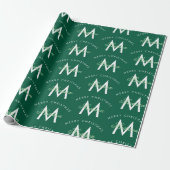 Gepersonaliseerde Merry Christmas Green Monogram Cadeaupapier (Uitgerold)