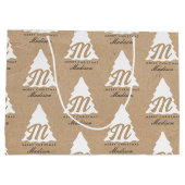 Gepersonaliseerde Merry Christmas Kraft Monogram T Groot Cadeauzakje (Achterkant)