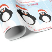 Gepersonaliseerde Merry Christmas Penguin Gift Wra Cadeaupapier (Rol Hoek)
