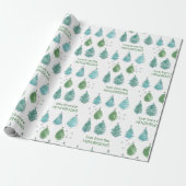 Gepersonaliseerde Merry Green Pine Trees Cadeaupapier (Uitgerold)