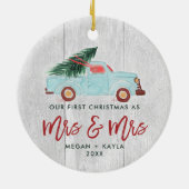 Gepersonaliseerde mevrouw en mevrouw Lesbian Coupl Keramisch Ornament (Achterkant)