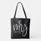Gepersonaliseerde mevrouw GEVESTIGD - wit op zwart Tote Bag (Achterkant)