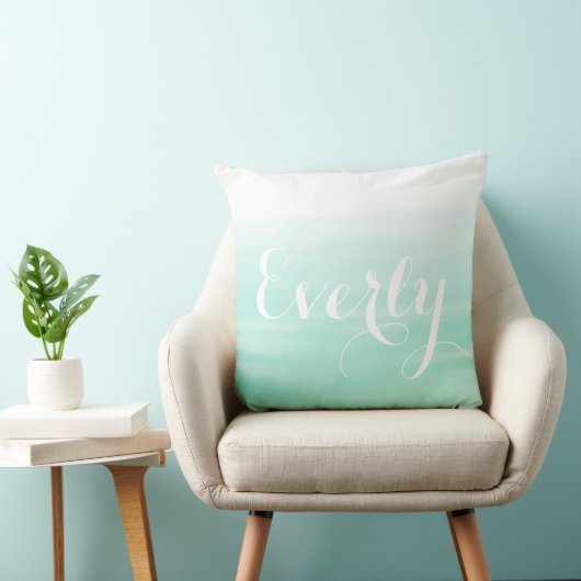Gepersonaliseerde Mint Green Ombre Waterverf Kussen (Stoel)
