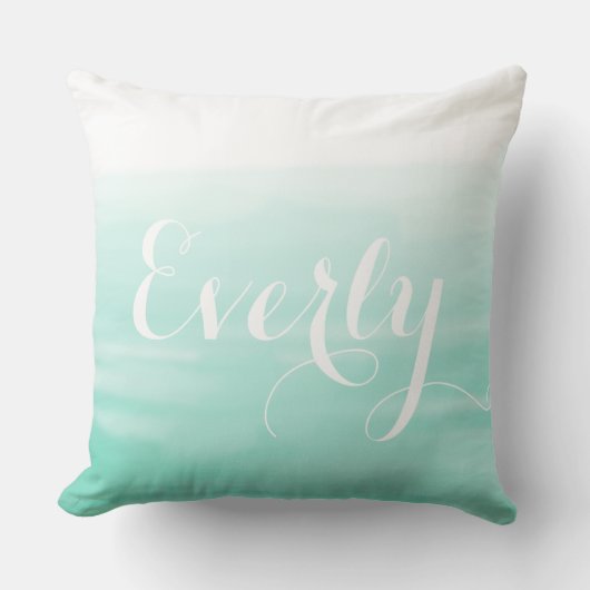 Gepersonaliseerde Mint Green Ombre Waterverf Kussen (Voorkant)