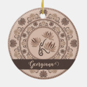 Gepersonaliseerde Mocha Rococo Revival Dot Mandala Keramisch Ornament (Achterkant)