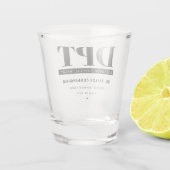 Gepersonaliseerde Moderne DPT Doctor van Fysiother Shot Glas (Achterkant)