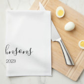 Gepersonaliseerde moderne familienaam minimalistis theedoek (Quarter Fold)