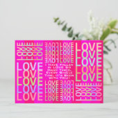 Gepersonaliseerde moderne kleurrijke "LOVE" typogr Kaart (Staand voorkant)
