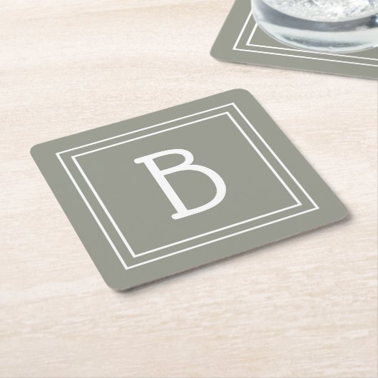Gepersonaliseerde Moderne Monogrammed Sage Green & Kartonnen Onderzetters (Schuin)