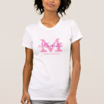 Gepersonaliseerde monogram bruidsmeisje T-shirts |<br><div class="desc">Gepersonaliseerde monogram bruidsmeisje t shirten | Pastel roze en witte kleuren. Monografische t - shirts met aangepaste naam in elegante scripttekst. Personaliseren voor bruid,  bruidsmeisjes,  bloem meisje,  meid van eer,  matron van eer,  moeder van de bruid etc. Schattige idee voor huwelijksfeest,  vrijgezellenfeest en vrijgezellenfeest.</div>