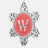Gepersonaliseerde monogram Pas getrouwd Rode Flora Tin Sneeuwvlok Ornament (Rechts)