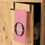 Gepersonaliseerde monogram scriptnaam zwart wit ro theedoek<br><div class="desc">Dit elegante monogram en het stijlvolle ontwerp van de manuscriptnaam kunnen als gift voor een verjaardag, een Moederdag of om het even welke gelegenheid worden gegeven. Het kan gepersonaliseerd worden met het initiaal en de naam van de persoon. U kunt het lettertype, de lettertypekleur, de tekengrootte en de achtergrondkleur wijzigen...</div>