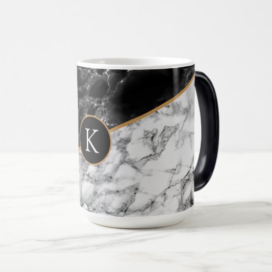 Gepersonaliseerde Monogram Uw Letter Faux Marble M Magische Mok (Voorkant rechts)
