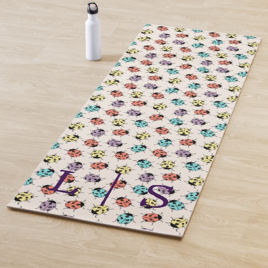 Gepersonaliseerde Monogram Yoga Mat – Kleurrijke l (In situ)