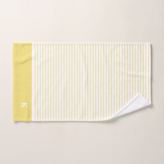 Gepersonaliseerde Monogrammed Geel Gestreepte Fami Bad Handdoek (Handdoek)