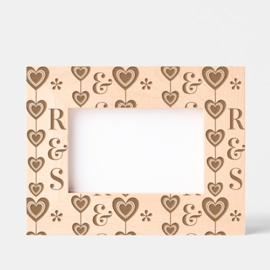 Gepersonaliseerde Monogrammen en Strings of Hearts Gegraveerde Lijstjes (Voorkant)