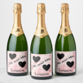 Gepersonaliseerde Mr en Mrs Hearts Black White Sparkling Wijnetiket (Flessen)