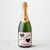 Gepersonaliseerde Mr en Mrs Hearts Black White Sparkling Wijnetiket (Voorkant)