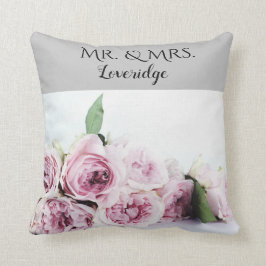 Gepersonaliseerde Mr. en Mrs Pink Grey Floral Wedd Kussen
